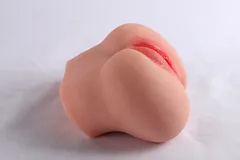 منظر جانبي يوضح حجم المؤخرة وشكلها الممتلئ